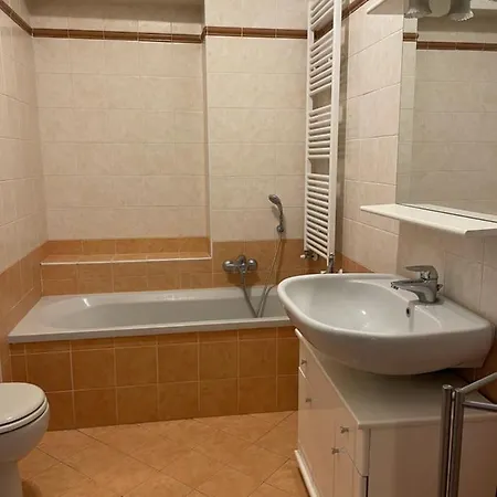 La Tua Casa Lontano Da Casa! Con 2 Posti Auto! Apartment